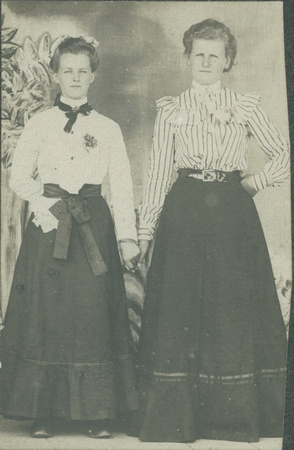 Bertie Nazelrod (1887-1959) and Dorcas (?) in Colorado